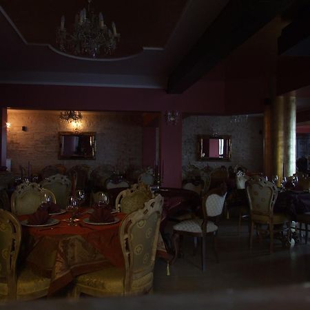 Hotel Royal Zalău Esterno foto
