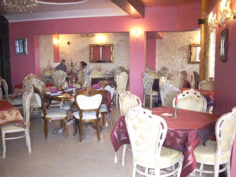 Hotel Royal Zalău Esterno foto