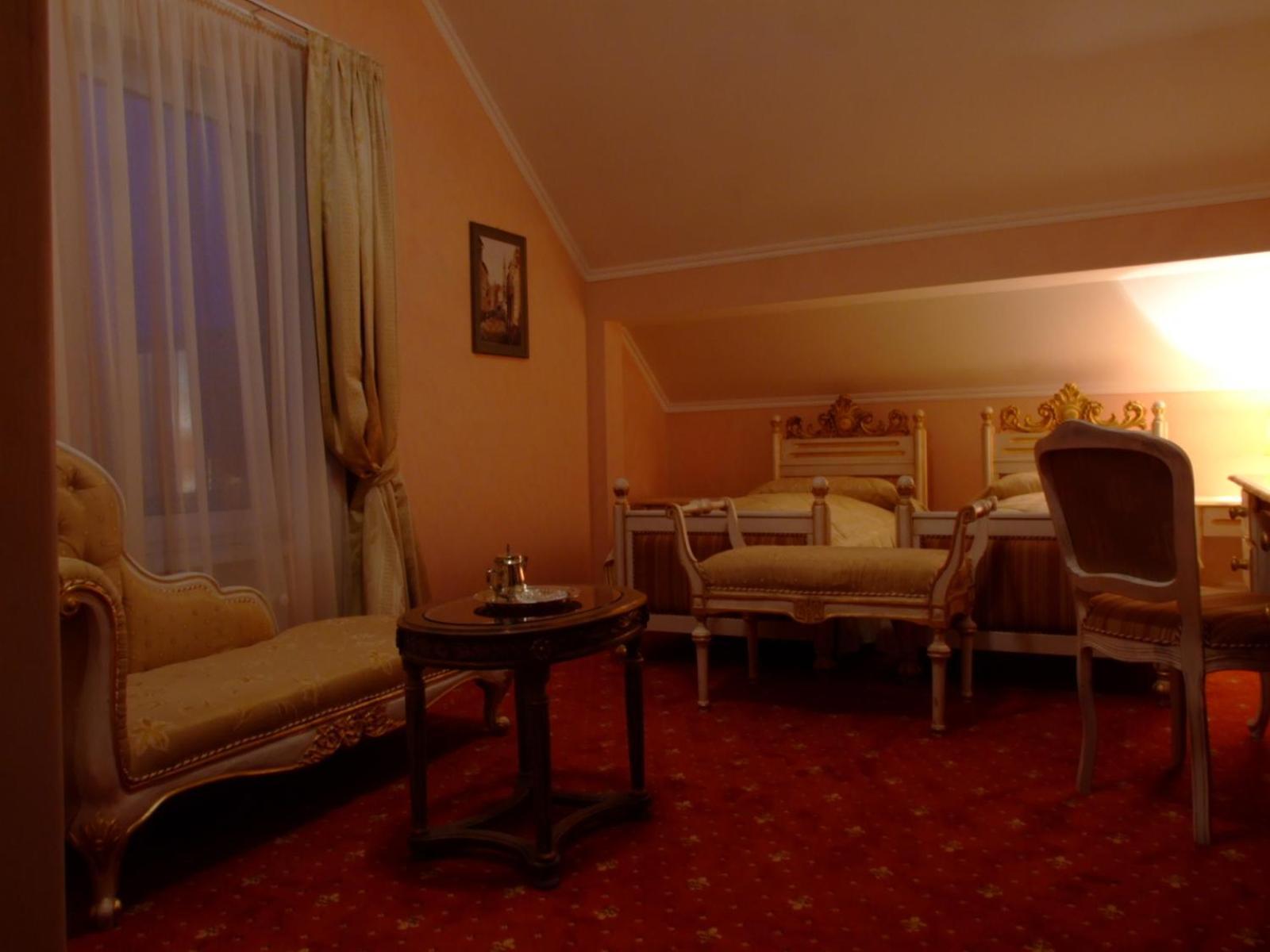 Hotel Royal Zalău Esterno foto