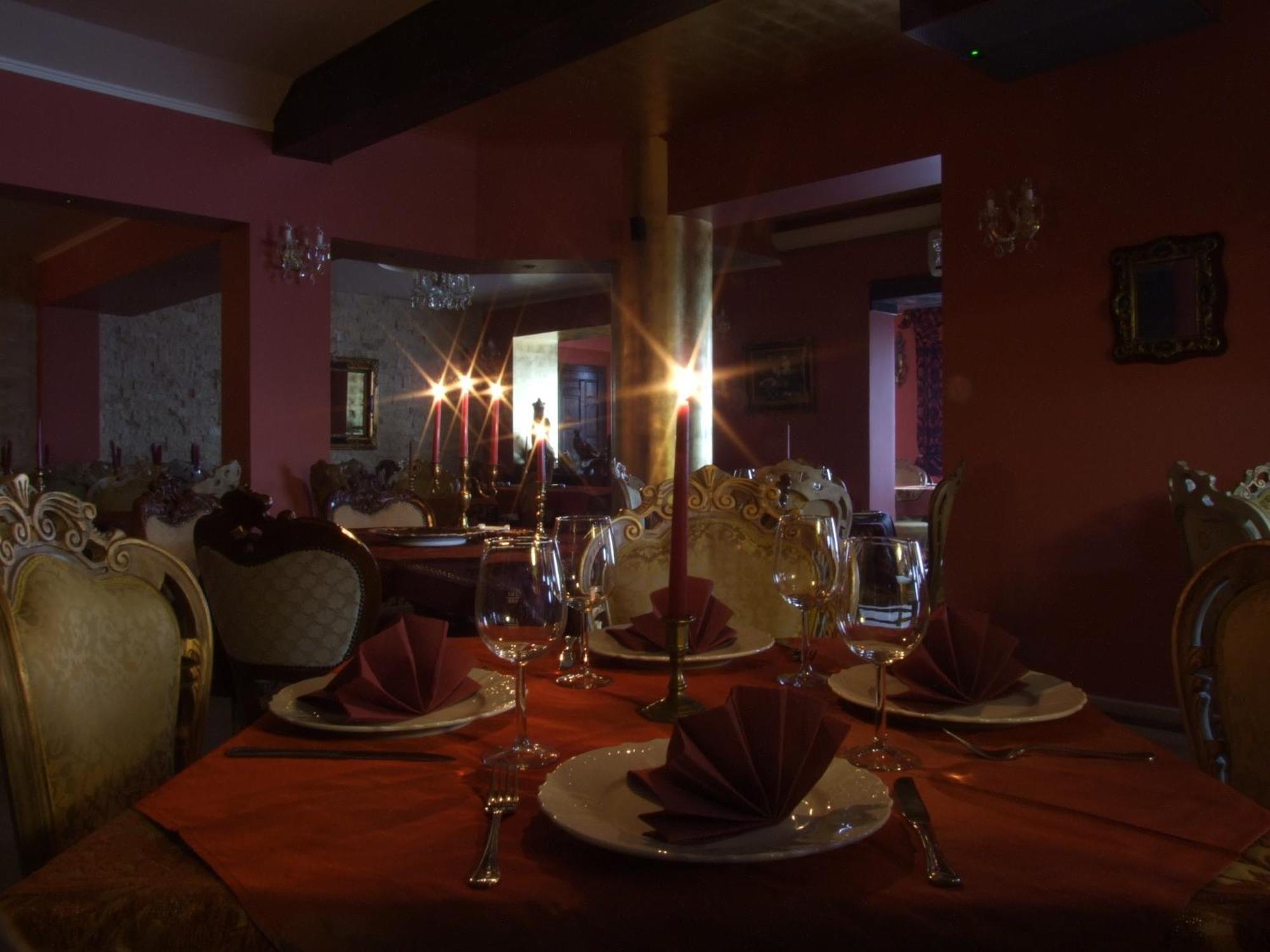 Hotel Royal Zalău Esterno foto