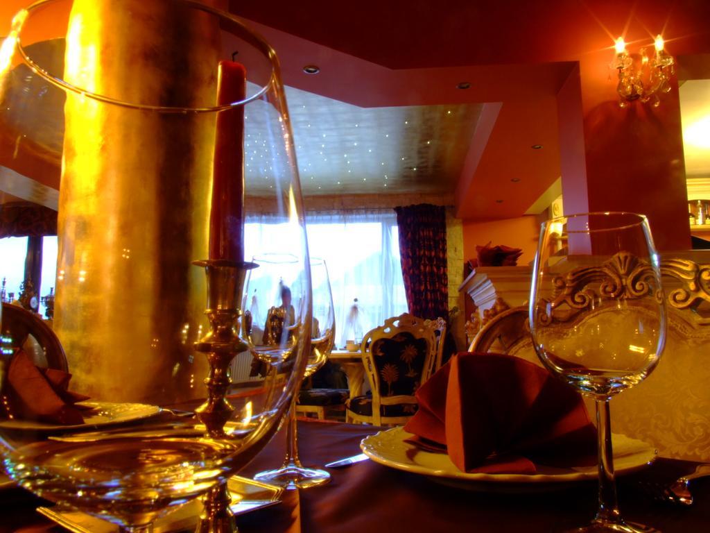 Hotel Royal Zalău Esterno foto