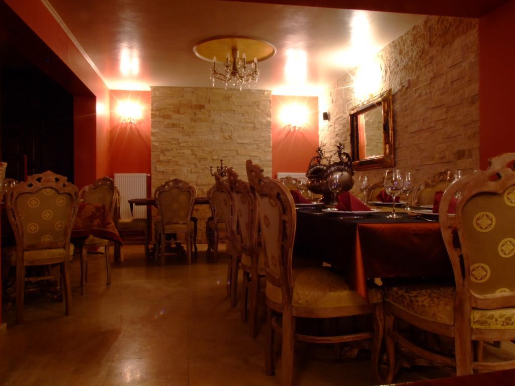 Hotel Royal Zalău Esterno foto