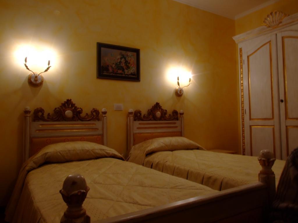Hotel Royal Zalău Esterno foto