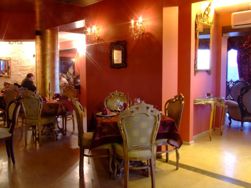 Hotel Royal Zalău Esterno foto